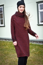 Peysukjóll m/rúllukraga - rauð image